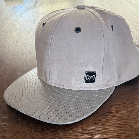 Melin “The Affair” Hat - Picture 2 of 8